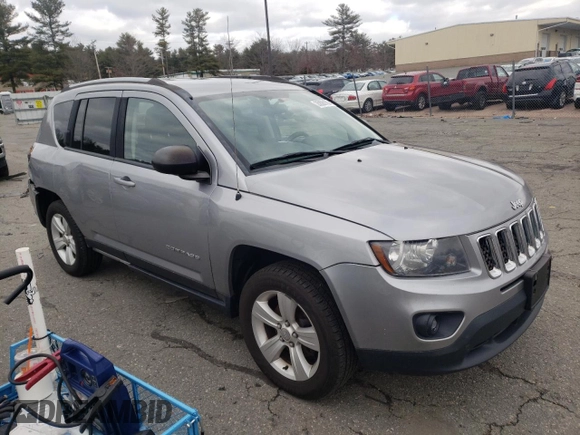 2015 Jeep Compass Sport with VIN 1C4NJDBBXFD423453, listed as a Copart auction lot 35896183 with 140,221 mi miles. Bid and sale history available at carsss.com. Image 4.