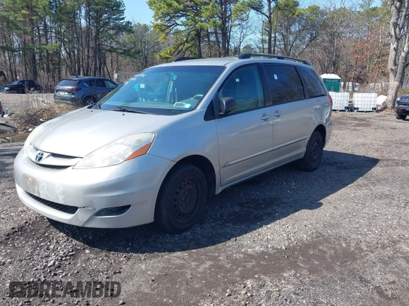 2007 Toyota Sienna CE with VIN 5TDZK23C67S096954, listed as a IAAI auction lot 41853962 with 185,852 mi miles. Bid and sale history available at carsss.com. Image 2.