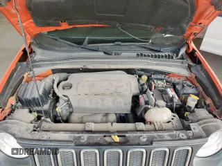 2017 Jeep Renegade Latitude z VIN ZACCJBBB5HPF26425, wystawiony jako Copart lot #57722135 z przebiegiem 59 225 mil mil oraz Czysty tytuł • Clean title. Historia ofert i sprzedaży dostępna na DreamBid. Obrazek 12.