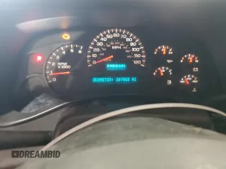 2004 Chevrolet Tahoe LS with VIN 1GNEC13V14R202915, listed as a Copart auction lot 42596615 with 207,865 mi miles and Salvage title. Bid and sale history available at DreamBid. Image 9.
