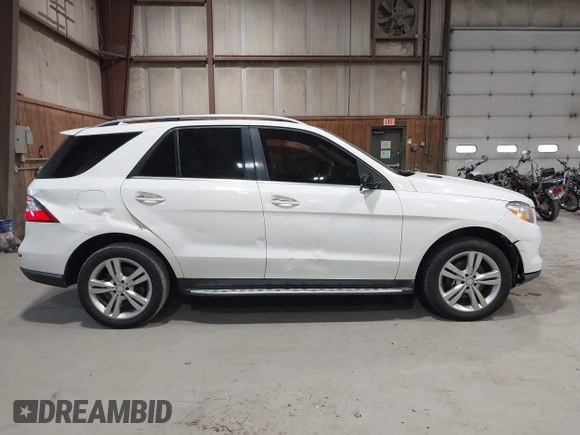 2015 Mercedes-Benz M 350 with VIN 4JGDA5HB3FA492815, listed as a IAAI auction lot 41976237 with 181,940 mi miles and . Bid and sale history available at carsss.com. Image 13.