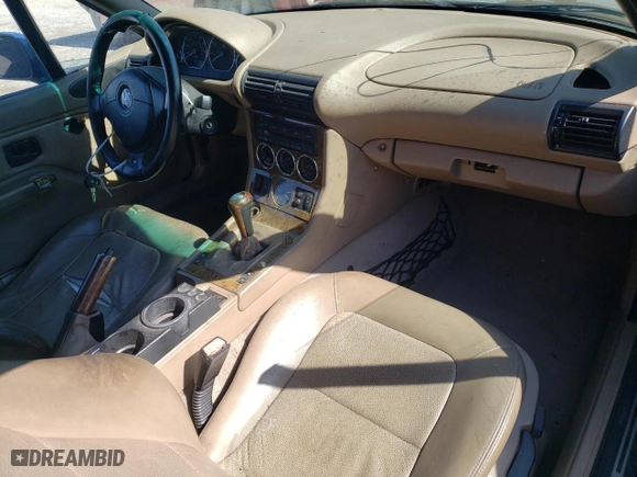 2000 BMW Z3 2.5L with VIN WBACH9341YLF88574, listed as a Copart auction lot 41901735 with 395,118 mi miles and Non Repairable. Bid and sale history available at carsss.com. Image 8.