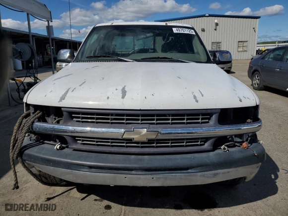 1999 Chevrolet Silverado 1500 LS with VIN 2GCEC19T7X1193973, listed as a Copart auction lot 49701125 with 276,641 mi miles and Salvage Title. Bid and sale history available at carsss.com. Image 5.
