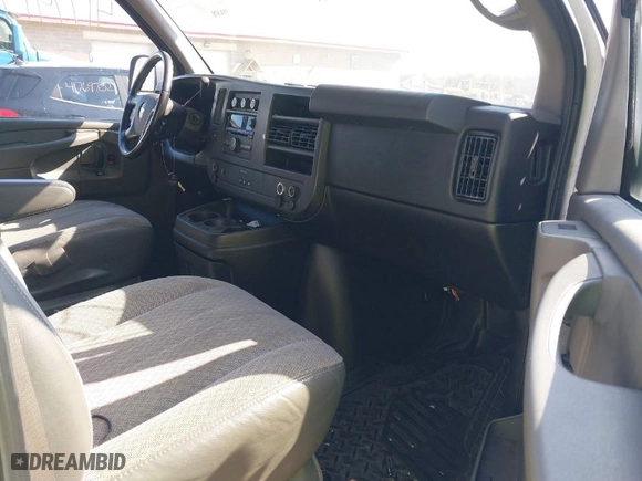 2011 Chevrolet Express Cargo Van with VIN 1GCSGAFXXB1171446, listed as a IAAI auction lot 41779147 with 182,578 mi miles. Bid and sale history available at carsss.com. Image 5.