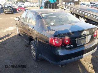 2010 Volkswagen Jetta Limited Edition с VIN 3VWAX7AJ4AM141777, выставлен на аукционе IAAI как лот 41461764 с пробегом 221 764 миль миль и . История ставок и продаж доступна на DreamBid. Изображение 3.