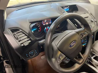 2018 Ford Escape SE with VIN 1FMCU9GD9JUB29701, listed as a IAAI auction lot 41970604 with 43,084 mi miles. Bid and sale history available at carsss.com. Image 1.