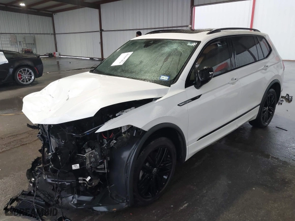 2022 Volkswagen Tiguan SE R-Line Black with VIN 3VVCB7AX8NM139424, listed as a IAAI auction lot 41197454 with 75,341 mi miles. Bid and sale history available at carsss.com. Image 19.