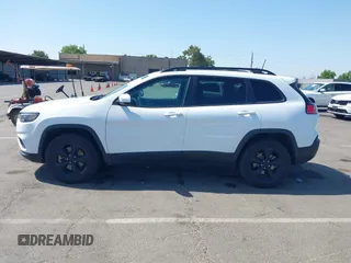 2021 Jeep Cherokee Latitude Plus z VIN 1C4PJMLB8MD116593, wystawiony jako IAAI lot #42484098 z przebiegiem 74 288 mil mil oraz . Historia ofert i sprzedaży dostępna na DreamBid. Obrazek 15.