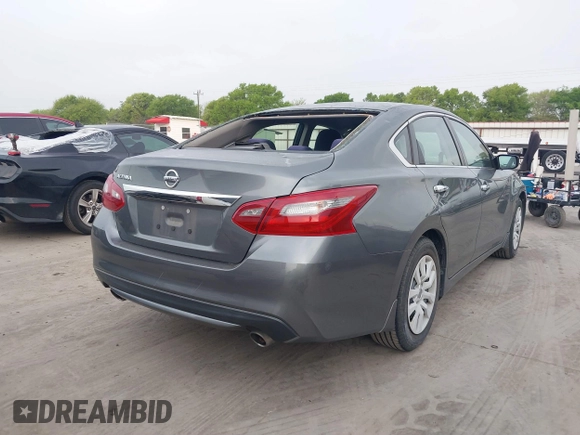 2018 Nissan Altima 2.5 SR with VIN 1N4AL3AP3JC165961, listed as a IAAI auction lot 41875782 with 56,252 mi miles. Bid and sale history available at carsss.com. Image 4.