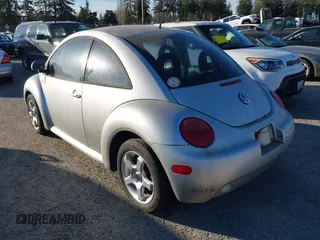 2000 Volkswagen Beetle GLS с VIN 3VWCA21C2YM439205, выставлен на аукционе IAAI как лот 41678418 с пробегом 184 429 миль миль и . История ставок и продаж доступна на DreamBid. Изображение 3.