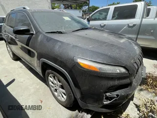 2015 Jeep Cherokee Latitude with VIN 1C4PJLCSXFW781657, listed as a Copart auction lot 51169905 with 220,511 mi miles and Clean Title. Bid and sale history available at carsss.com. Image 1.