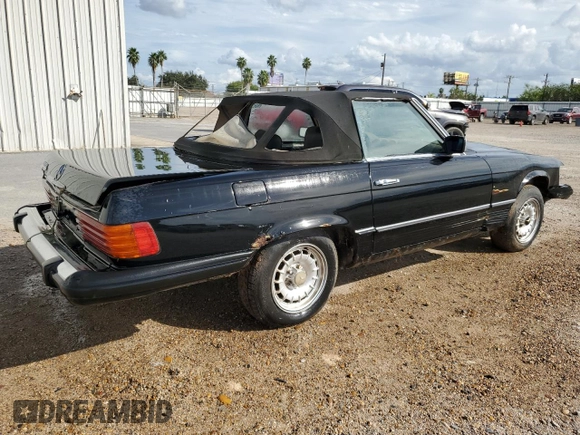 1982 Mercedes-Benz 380 SL z VIN WDBBA45A0CB015197, wystawiony jako Copart lot #77005124 z przebiegiem 96 588 mil mil oraz Czysty tytuł • Clean title. Historia ofert i sprzedaży dostępna na DreamBid. Obrazek 3.