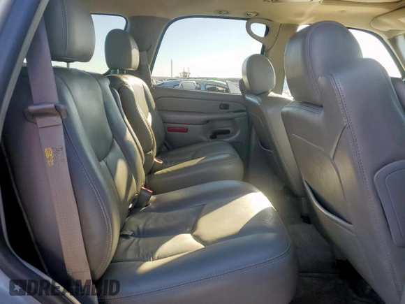 2005 GMC Yukon SLT z VIN 1GKEC13T75R105831, wystawiony jako Copart lot #47887895 z przebiegiem 113 113 mil mil oraz Czysty tytuł • Clean title. Historia ofert i sprzedaży dostępna na DreamBid. Obrazek 11.