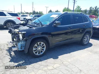 2019 Jeep Cherokee Latitude Plus z VIN 1C4PJLLB9KD248110, wystawiony jako IAAI lot #42205709 z przebiegiem 94 715 mil mil oraz . Historia ofert i sprzedaży dostępna na DreamBid. Obrazek 2.