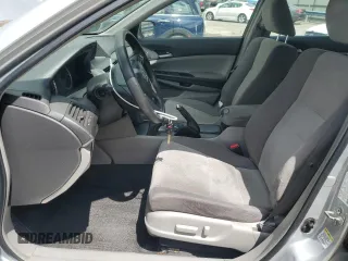 2009 Honda Accord LX-P z VIN 1HGCP26449A176993, wystawiony jako Copart lot #56486055 z przebiegiem 131 113 mil mil oraz Szkoda całkowita • Salvage title. Historia ofert i sprzedaży dostępna na DreamBid. Obrazek 7.