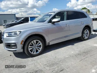 2017 Audi Q7 Premium Plus with VIN WA1LAAF77HD043561, listed as a Copart auction lot 62388215 with 88,453 mi miles and Salvage title. Bid and sale history available at DreamBid. Image 1.
