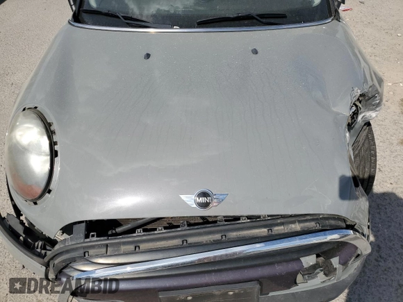 2016 MINI Hardtop 4 Door with VIN WMWXU1C55G2D09641, listed as a Copart auction lot 50567495 with 123,796 mi miles and Salvage Title. Bid and sale history available at DreamBid. Image 11.
