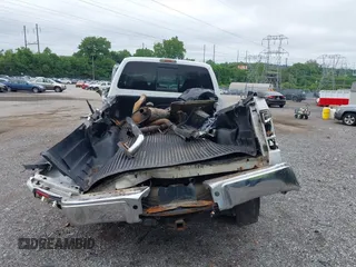 2008 Ford F-250 XL с VIN 1FTSX21598ED46945, выставлен на аукционе IAAI как лот 42450543 с пробегом 191 670 миль миль и . История ставок и продаж доступна на DreamBid. Изображение 16.