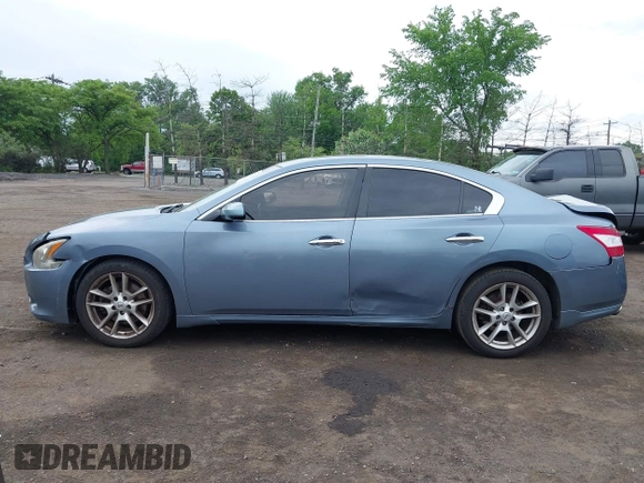2011 Nissan Maxima SV z VIN 1N4AA5AP9BC808140, wystawiony jako IAAI lot #42257514 z przebiegiem 190 943 mil mil oraz . Historia ofert i sprzedaży dostępna na DreamBid. Obrazek 14.