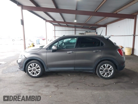 2016 FIAT 500X Easy z VIN ZFBCFXBTXGP349005, wystawiony jako IAAI lot #41163593 z przebiegiem 69 012 mil mil oraz . Historia ofert i sprzedaży dostępna na DreamBid. Obrazek 14.