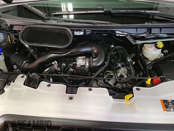 2023 Ford Transit Cargo with VIN 1FTBR1X83PKC09442, listed as a IAAI auction lot 42900649 with 4,332 mi miles and . Bid and sale history available at DreamBid. Image 17.