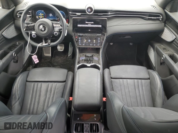 2023 Maserati Grecale Modena z VIN ZN682AVM1P7407775, wystawiony jako Copart lot #88538195 z przebiegiem 22 543 mil mil oraz Szkoda całkowita • Salvage title. Historia ofert i sprzedaży dostępna na DreamBid. Obrazek 8.