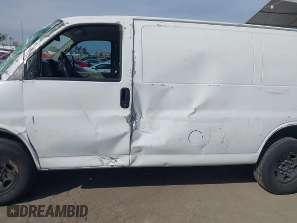 2007 GMC Savana Cargo with VIN 1GTGG25VX71150759, listed as a IAAI auction lot 41657033 with 237,546 mi miles. Bid and sale history available at carsss.com. Image 13.