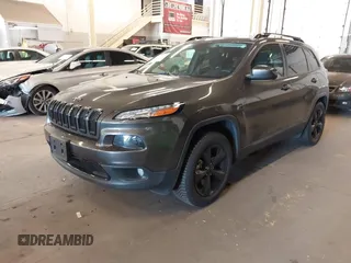 2018 Jeep Cherokee Latitude с VIN 1C4PJMCX8JD526558, выставлен на аукционе IAAI как лот 42396415 с пробегом 81 049 миль миль и . История ставок и продаж доступна на DreamBid. Изображение 17.