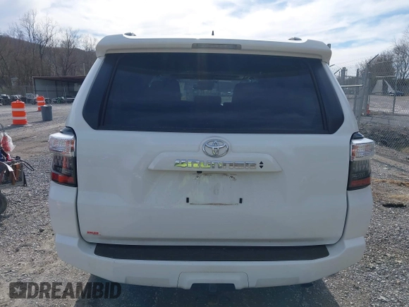 2024 Toyota 4Runner SR5 Premium z VIN JTENU5JR7R6245422, wystawiony jako IAAI lot #41863652 z przebiegiem 12 991 mil mil oraz . Historia ofert i sprzedaży dostępna na DreamBid. Obrazek 16.