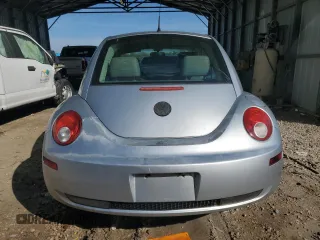 2007 Volkswagen New Beetle Coupe with VIN 3VWPW31C87M518305, listed as a Copart auction lot 42692435 with 245,978 mi miles and Salvage Title. Bid and sale history available at carsss.com. Image 6.