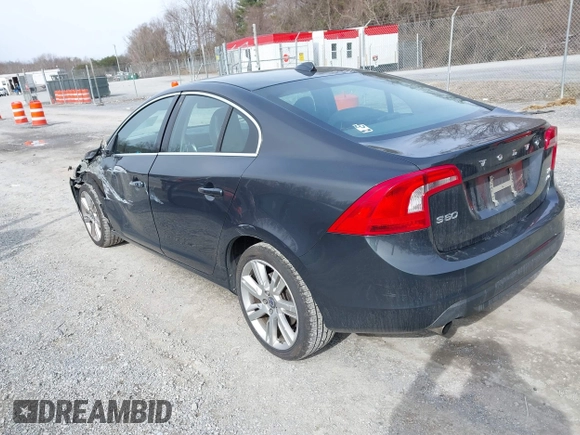 2012 Volvo S60 T6 with VIN YV1902FH8C2040412, listed as a IAAI auction lot 41739075 with 115,215 mi miles. Bid and sale history available at carsss.com. Image 3.