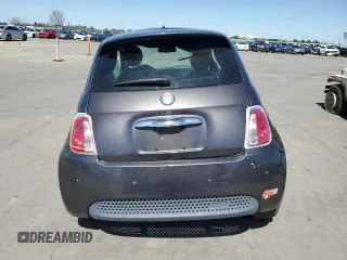2015 FIAT 500e z VIN 3C3CFFGE4FT503658, wystawiony jako Copart lot #51550215 z przebiegiem 79 727 mil mil oraz Czysty tytuł • Clean title. Historia ofert i sprzedaży dostępna na DreamBid. Obrazek 6.