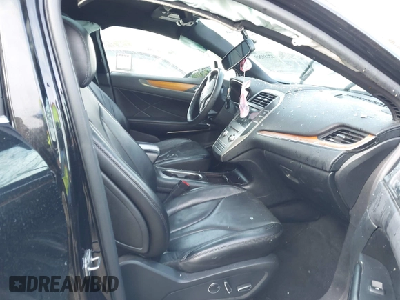 2017 Lincoln MKC Reserve с VIN 5LMTJ3DH4HUL04019, выставлен на аукционе IAAI как лот 42189249 с пробегом 39 542 миль миль и . История ставок и продаж доступна на DreamBid. Изображение 5.