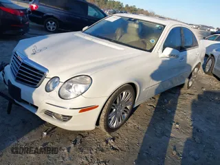 2008 Mercedes-Benz E 350 Luxury z VIN WDBUF56X18B271715, wystawiony jako IAAI lot #41180934 z przebiegiem 120 797 mil mil oraz . Historia ofert i sprzedaży dostępna na DreamBid. Obrazek 17.