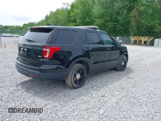 2016 Ford Police Interceptor Utility z VIN 1FM5K8AR9GGC27888, wystawiony jako IAAI lot #42037310 z przebiegiem 72 466 mil mil oraz . Historia ofert i sprzedaży dostępna na DreamBid. Obrazek 4.