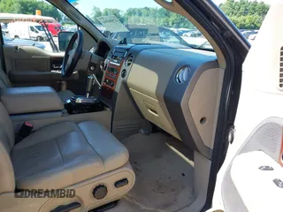 2005 Ford F-150 XLT z VIN 1FTPW14505FB29627, wystawiony jako IAAI lot #42586066 z przebiegiem 203 299 mil mil oraz . Historia ofert i sprzedaży dostępna na DreamBid. Obrazek 5.