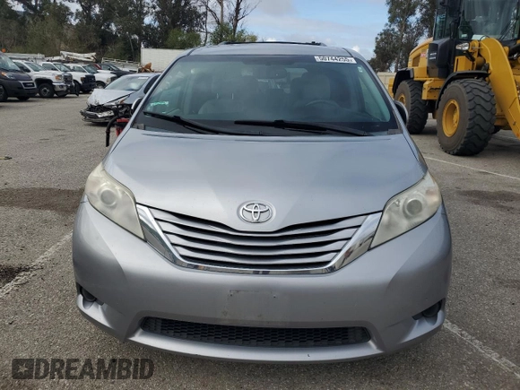 2015 Toyota Sienna LE AAS with VIN 5TDKK3DC5FS584877, listed as a Copart auction lot 50744255 with 164,556 mi miles and Salvage Title. Bid and sale history available at carsss.com. Image 5.