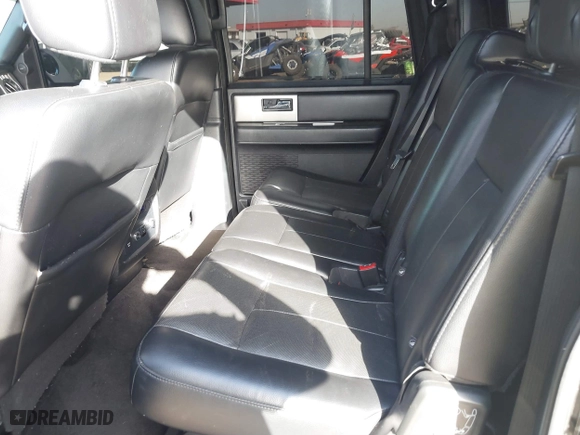 2015 Ford Expedition EL XLT with VIN 1FMJK1HT2FEF13504, listed as a IAAI auction lot 41698804 with 211,196 mi miles. Bid and sale history available at carsss.com. Image 8.