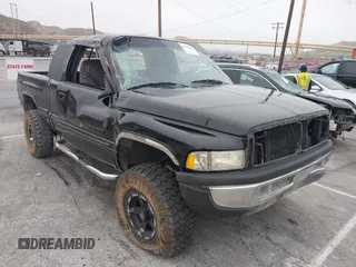 2001 Dodge 1500 z VIN 3B7HF13Y31G187742, wystawiony jako IAAI lot #42370289 z przebiegiem 171 958 mil mil oraz . Historia ofert i sprzedaży dostępna na DreamBid. Obrazek 1.