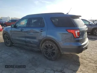 2018 Ford Explorer XLT z VIN 1FM5K7D82JGA41100, wystawiony jako Copart lot #53668305 z przebiegiem 117 733 mil mil oraz Szkody całkowita. Historia ofert i sprzedaży dostępna na DreamBid. Obrazek 2.