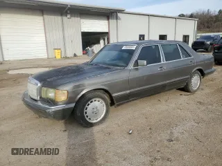 1987 Mercedes-Benz 300 with VIN WDBCB2503HA326913, listed as a Copart auction lot 45600005 with 232,194 mi miles and Clean Title. Bid and sale history available at DreamBid. Image 1.