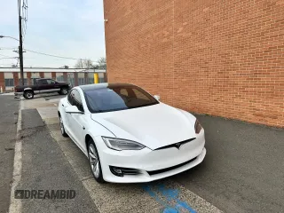2019 Tesla Model S 75D z VIN 5YJSA1E28KF333962, wystawiony jako Copart lot #54815975 z przebiegiem 21 203 mil mil oraz Szkoda całkowita • Salvage title. Historia ofert i sprzedaży dostępna na DreamBid. Obrazek 1.