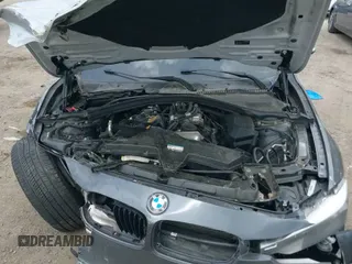 2015 BMW 3 Series 328i xDrive с VIN WBA3B5G53FNS20635, выставлен на аукционе IAAI как лот 42744509 с пробегом Не указан миль и . История ставок и продаж доступна на DreamBid. Изображение 19.