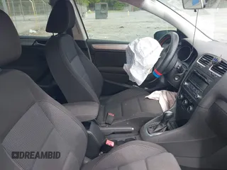 2013 Volkswagen Golf w/Conv & Sunroof с VIN WVWDB7AJ0DW128849, выставлен на аукционе IAAI как лот 42132601 с пробегом 143 182 миль миль и . История ставок и продаж доступна на DreamBid. Изображение 5.