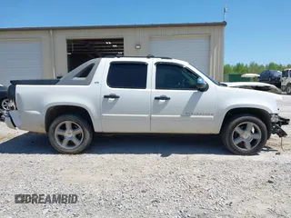 2008 Chevrolet Avalanche 3LT with VIN 3GNEC12088G103407, listed as a IAAI auction lot 42048213 with 195,309 mi miles and . Bid and sale history available at DreamBid. Image 14.