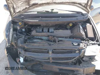 2000 Dodge Caravan SE with VIN 2B4GP44GXYR612794, listed as a IAAI auction lot 41800030 with 485,798 mi miles. Bid and sale history available at carsss.com. Image 10.