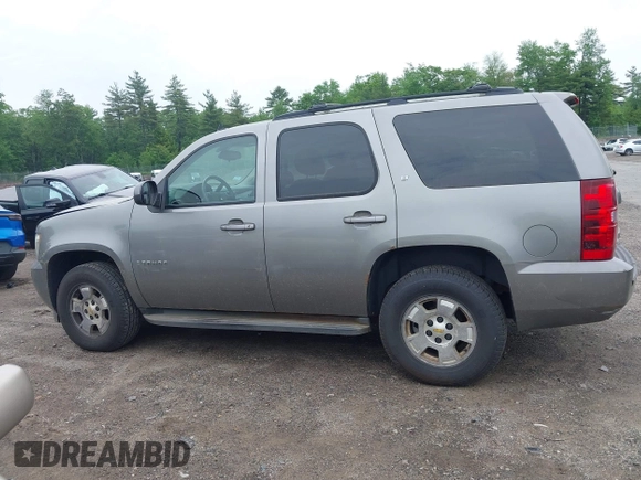 2009 Chevrolet Tahoe 2LT z VIN 1GNFK23069R250256, wystawiony jako IAAI lot #42448620 z przebiegiem 207 255 mil mil oraz . Historia ofert i sprzedaży dostępna na DreamBid. Obrazek 14.