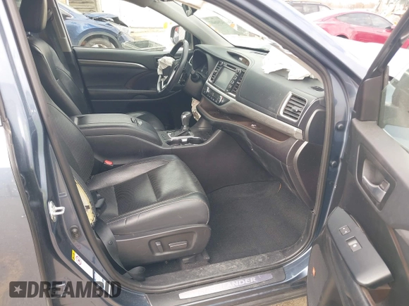 2019 Toyota Highlander Limited with VIN 5TDDZRFH6KS930266, listed as a IAAI auction lot 42046481 with 139,865 mi miles and . Bid and sale history available at DreamBid. Image 5.