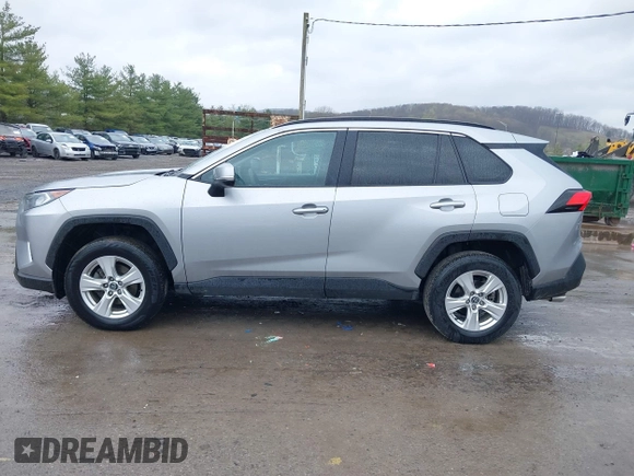 2020 Toyota RAV4 XLE with VIN 2T3P1RFV6LC123919, listed as a IAAI auction lot 42009458 with 79,836 mi miles. Bid and sale history available at carsss.com. Image 14.