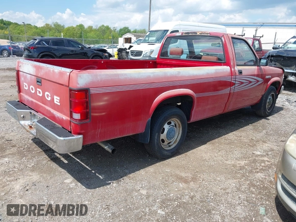 1992 Dodge Dakota "S" with VIN 1B7FL26X3NS677489, listed as a IAAI auction lot 42167931 with 108,582 mi miles. Bid and sale history available at carsss.com. Image 4.